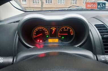 Хэтчбек Nissan Note 2006 в 