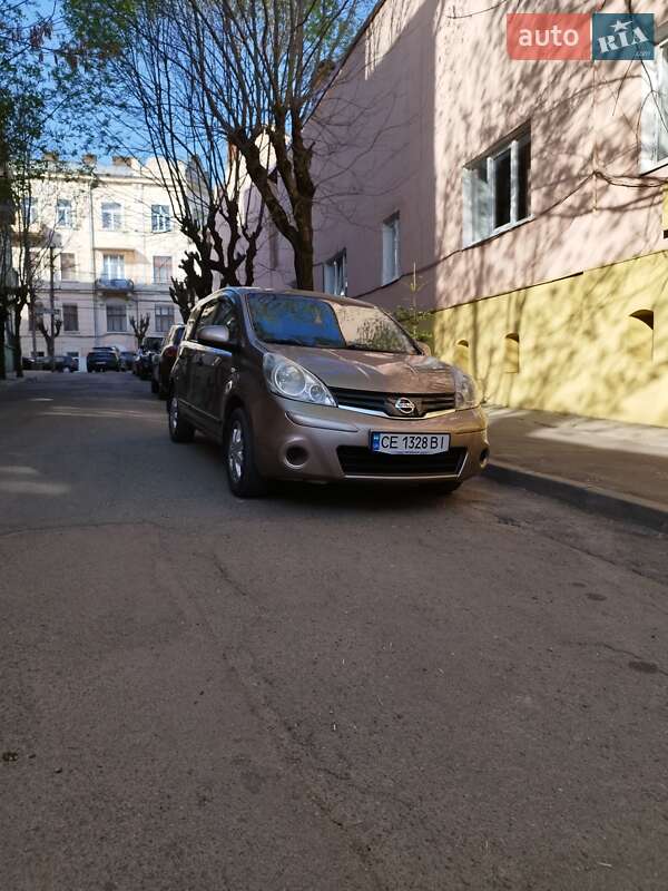 Хэтчбек Nissan Note 2013 в 