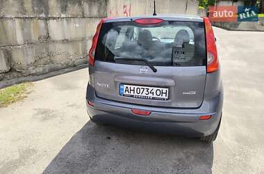 Хэтчбек Nissan Note 2008 в 