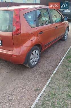Хэтчбек Nissan Note 2007 в 