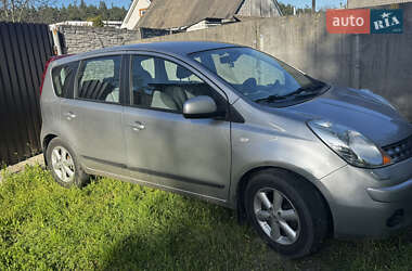 Хэтчбек Nissan Note 2007 в 