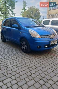 Хэтчбек Nissan Note 2006 в 