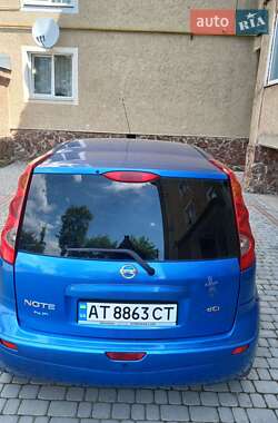 Хэтчбек Nissan Note 2006 в 