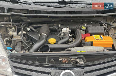 Хэтчбек Nissan Note 2011 в 
