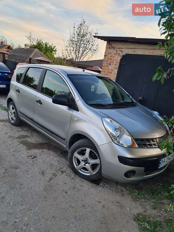 Хетчбек Nissan Note 2006 в 