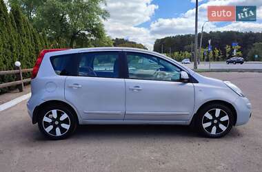 Хэтчбек Nissan Note 2008 в 