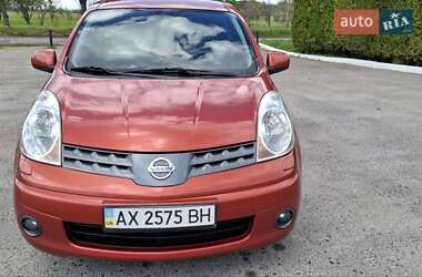 Хэтчбек Nissan Note 2007 в Комсомольском