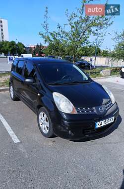 Хэтчбек Nissan Note 2008 в 