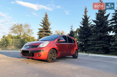 Хэтчбек Nissan Note 2007 в 