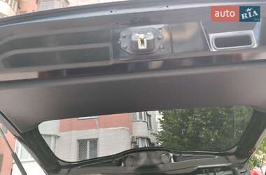 Хэтчбек Nissan Note 2011 в 