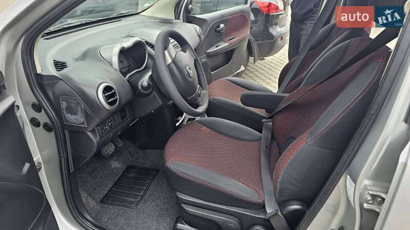 Хетчбек Nissan Note 2008 в Чернівцях
