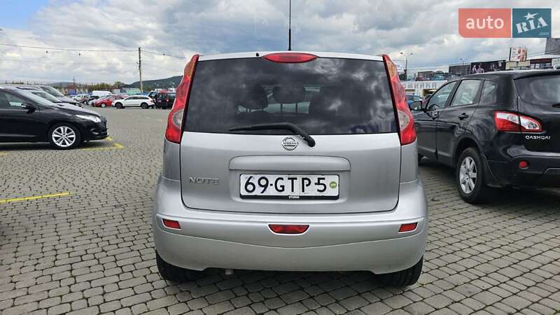 Хетчбек Nissan Note 2008 в Чернівцях