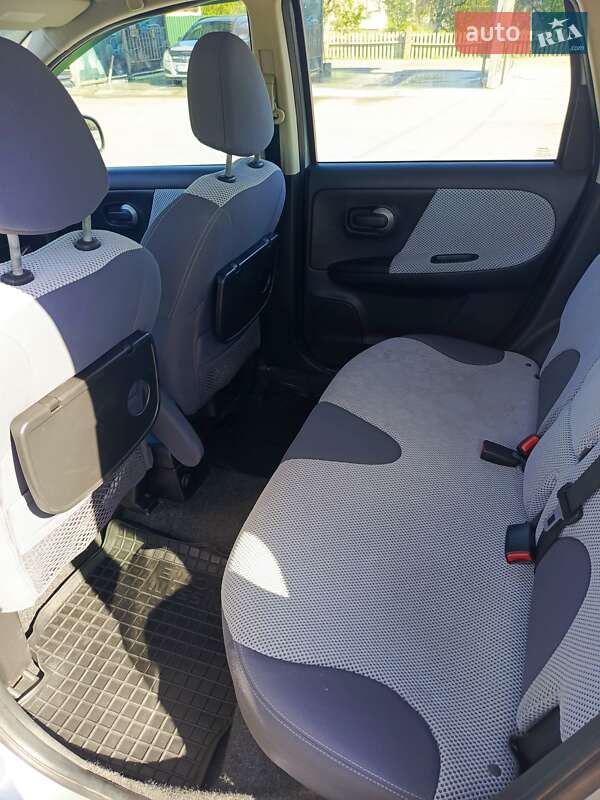 Хэтчбек Nissan Note 2008 в Малине