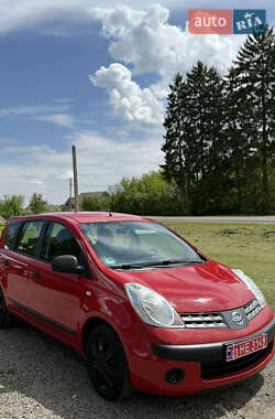 Хэтчбек Nissan Note 2007 в Луцке
