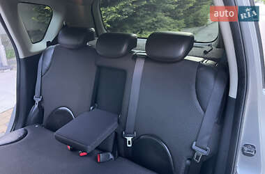 Хэтчбек Nissan Note 2009 в 