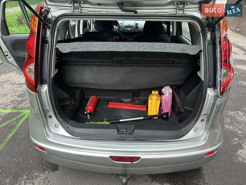 Хэтчбек Nissan Note 2010 в Львове