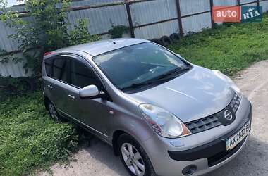 Хэтчбек Nissan Note 2007 в 
