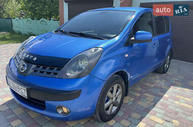 Хэтчбек Nissan Note 2007 в 