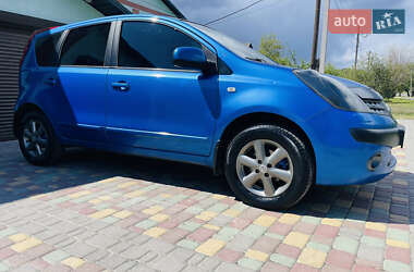 Хэтчбек Nissan Note 2007 в 