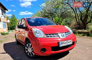 Хэтчбек Nissan Note 2008 в 