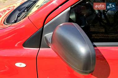 Хэтчбек Nissan Note 2008 в 