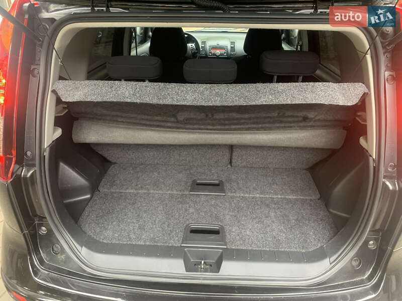 Хэтчбек Nissan Note 2010 в Казатине