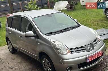 Хэтчбек Nissan Note 2008 в 