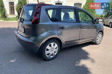 Хэтчбек Nissan Note 2012 в 