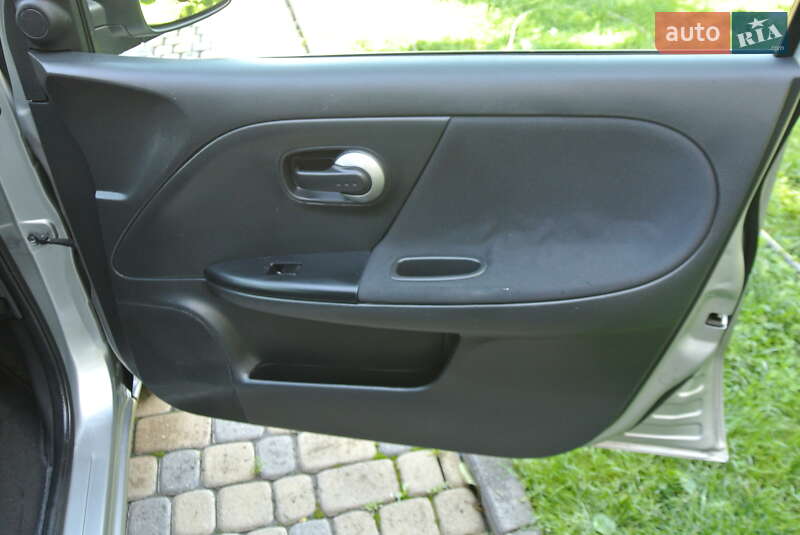 Хэтчбек Nissan Note 2009 в Черновцах