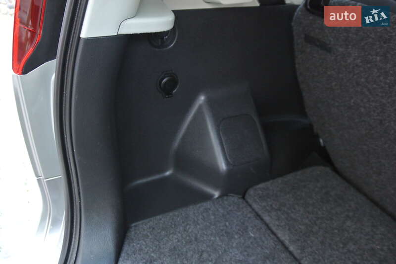 Хэтчбек Nissan Note 2009 в Черновцах
