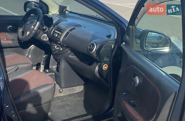Хэтчбек Nissan Note 2007 в 