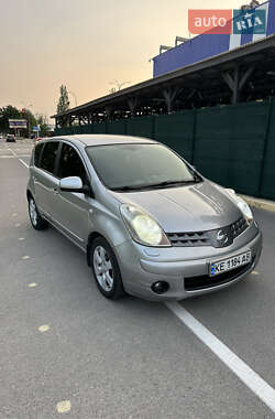 Хэтчбек Nissan Note 2008 в 