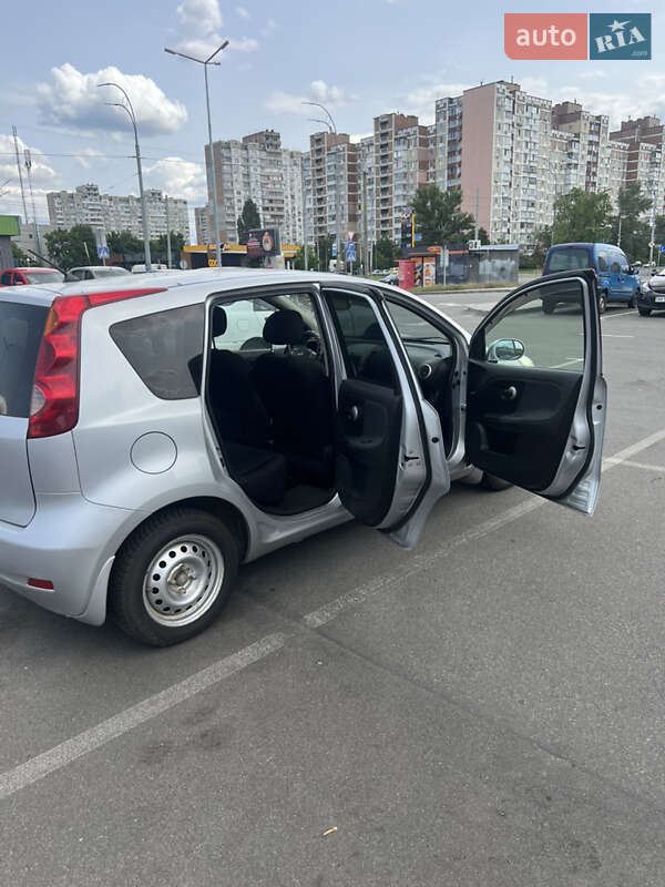 Хэтчбек Nissan Note 2012 в Киеве