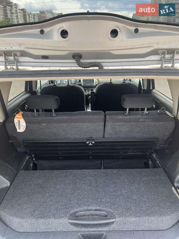 Хэтчбек Nissan Note 2012 в Киеве