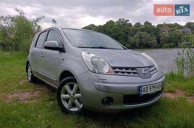 Хэтчбек Nissan Note 2008 в 
