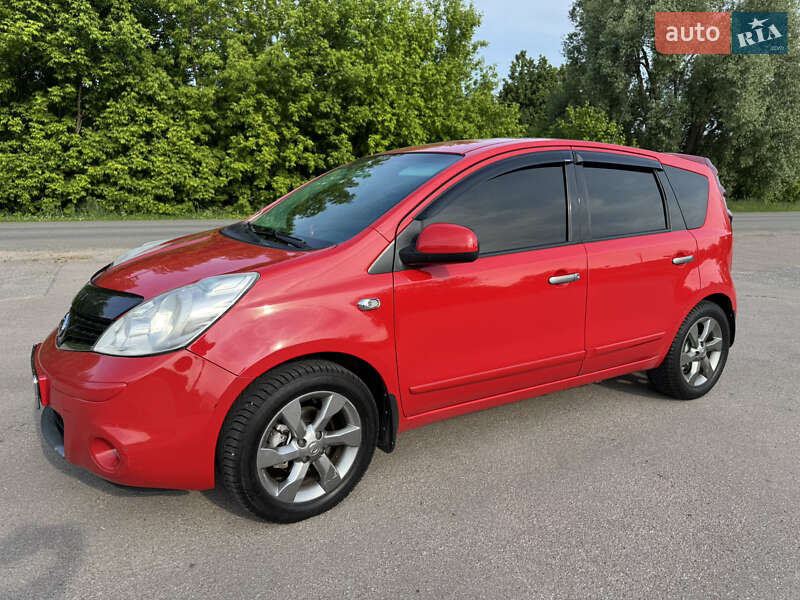 Хетчбек Nissan Note 2010 в 