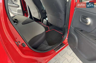 Хетчбек Nissan Note 2010 в 