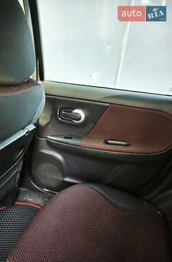 Хэтчбек Nissan Note 2007 в 