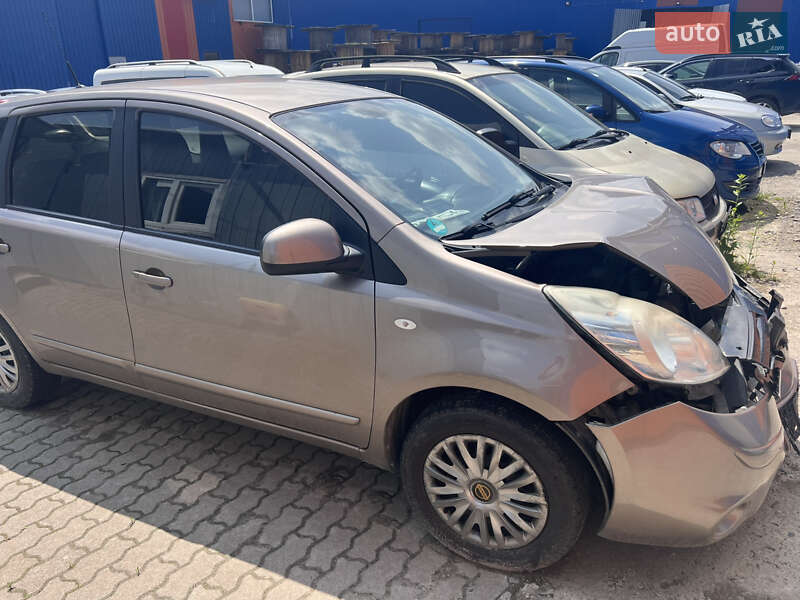Хэтчбек Nissan Note 2009 в Хмельницком