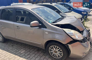 Хэтчбек Nissan Note 2009 в 