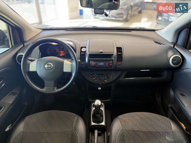 Хетчбек Nissan Note 2011 в Чернівцях