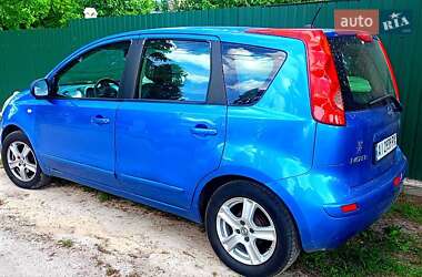 Хэтчбек Nissan Note 2008 в 