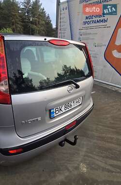 Хэтчбек Nissan Note 2006 в Вараше