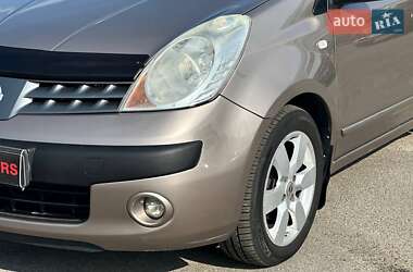 Хэтчбек Nissan Note 2007 в 