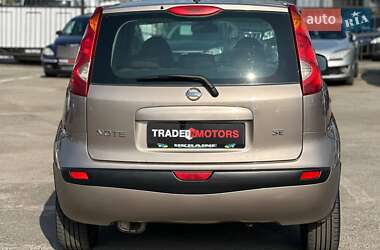 Хэтчбек Nissan Note 2007 в 