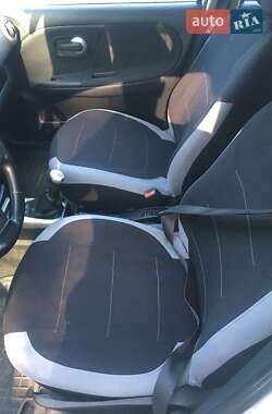 Хэтчбек Nissan Note 2012 в 