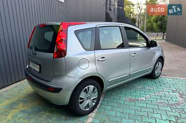 Хэтчбек Nissan Note 2006 в 