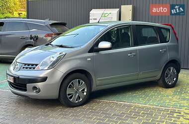 Хэтчбек Nissan Note 2006 в 