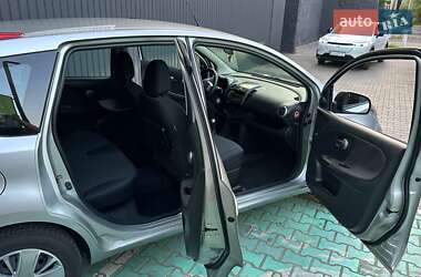 Хэтчбек Nissan Note 2006 в 