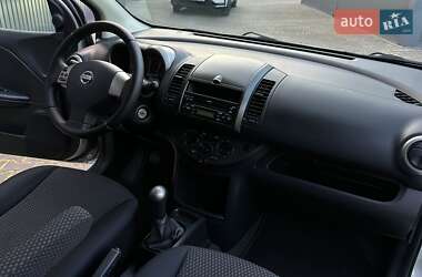 Хэтчбек Nissan Note 2006 в 